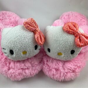 hello kitty by sanrio NWT house slippers